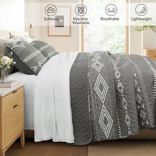【backtoschoolday】Whale Flotilla Reversible Ultra Soft Printed Quilts King Size, Lightweight Patchwork Geometric Stripes Bedspreads Coverlets Quilt Bedding Set with 2 Pillow Shams for All Seasons