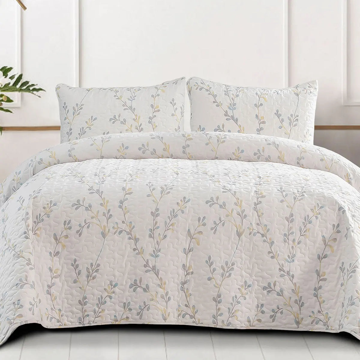 【SohoChic】Exclusivo Mezcla Reversible Boho Quilt Set, 3 Pieces Plaid Patchwork All Season Bedspreads, Ultra Soft Floral Coverlet Bedding Set with Printed Pattern (1 Quilt, 2 Pillow Shams)