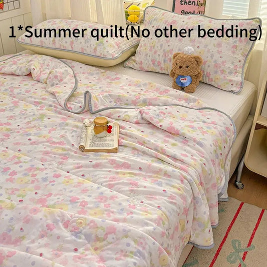 Ultra-Thin Breathable Summer Quilt, Lightweight Durable Air Conditioning Blanket, Machine Washable Bedding, Suitable for All Seasons