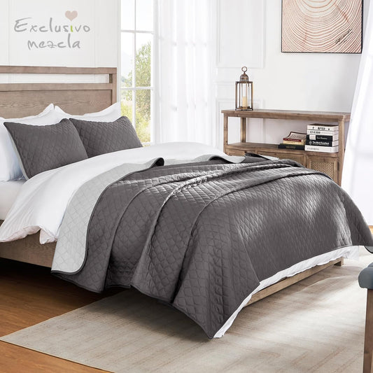 Exclusivo Mezcla Reversible Full Queen Quilt Bedding Set, Grey