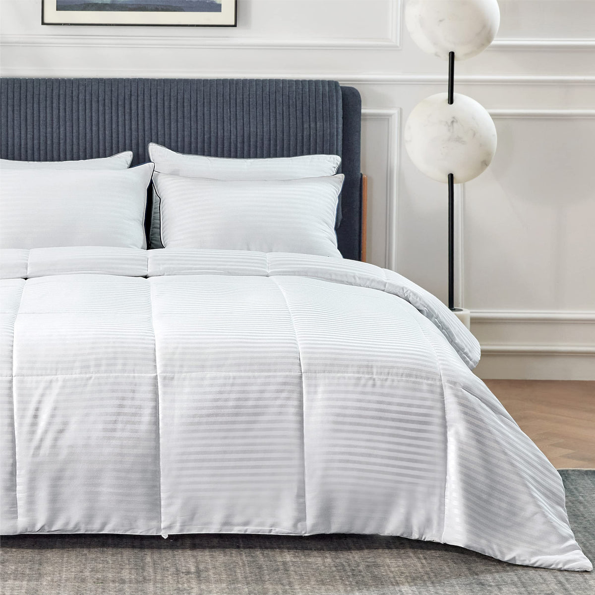 Bedsure Duvet Insert King - Down Alternative Lightweight Comforter