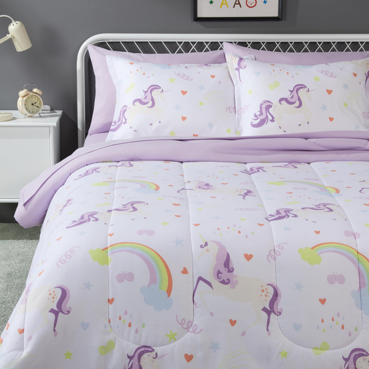 Amazon Basics 5-Piece Soft, Easy-Wash Microfiber Kid's Bed-in-a-Bag Bedding Set with Sheet and Comforter, Twin, Bluish Flowers