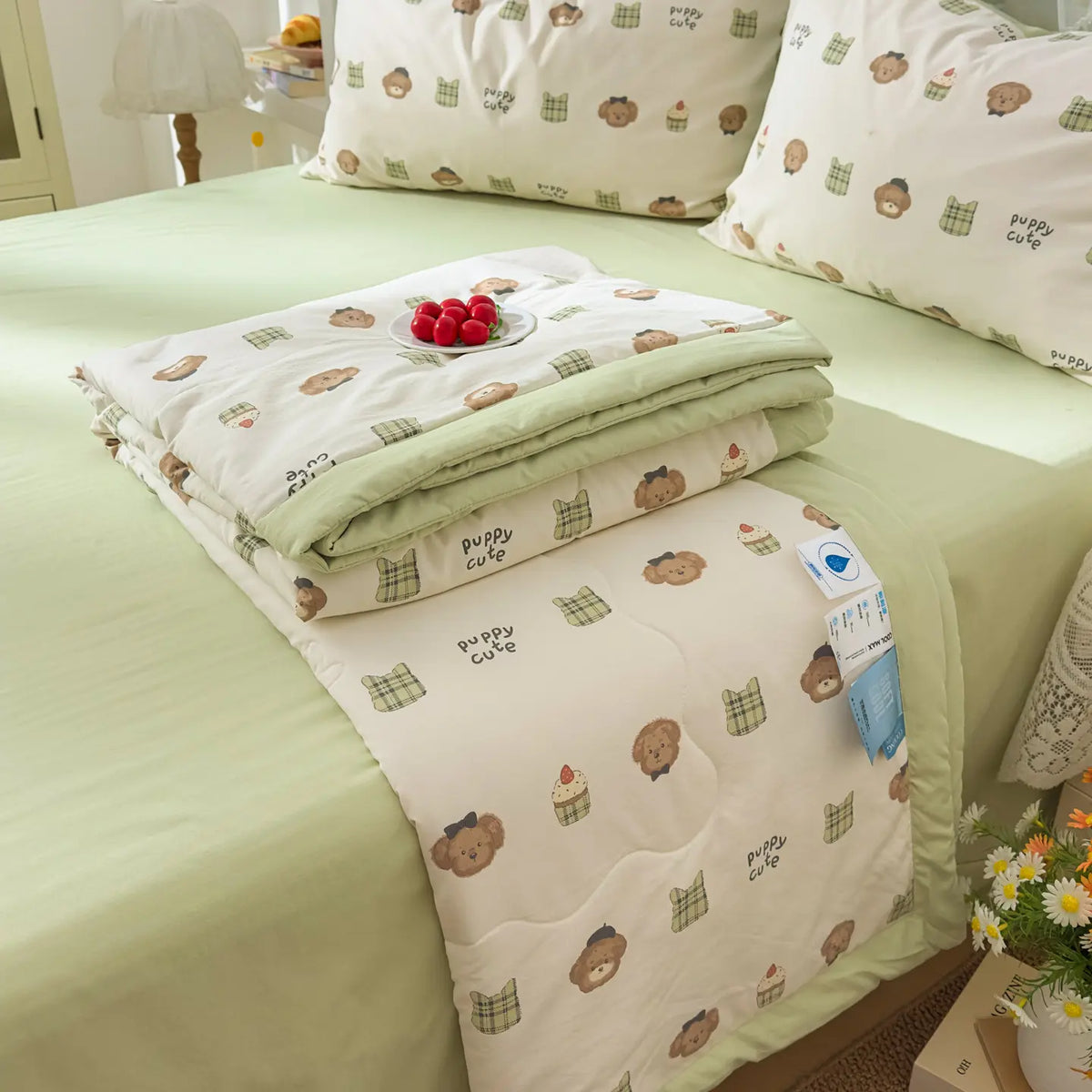 1 PC Silk Cotton Summer Quilt, Smooth Soft Touch, Moisture-Wicking, Ideal for Air-Conditioned Rooms, Foldable, All-Season Use, Air Conditioning Quilt