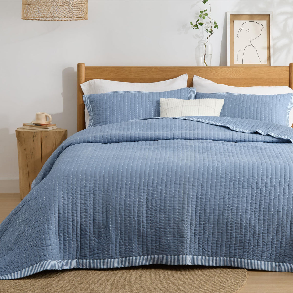 Bedsure Quilts Queen Size, Lightweight Striped Thin Comforter, Blue