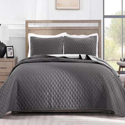 【SohoChic】Geometric Ultrasonic Blend Reversible Bedding Set with Pillow Shams, Lightweight Yet Sturdy All-Season Bedspread Bed Coverlet for Warm or Cool Use, California King Size