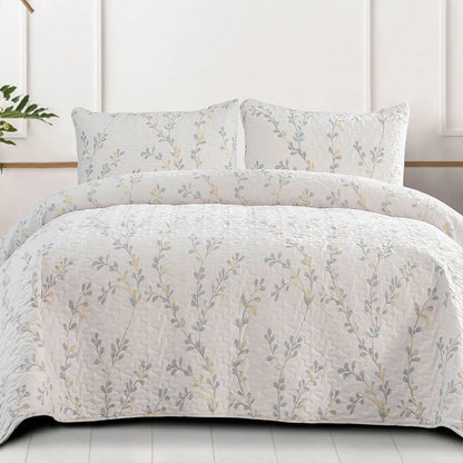 【SohoChic】Exclusivo Mezcla Reversible Boho Quilt Set, 3 Pieces Plaid Patchwork All Season Bedspreads, Ultra Soft Floral Coverlet Bedding Set with Printed Pattern (1 Quilt, 2 Pillow Shams)