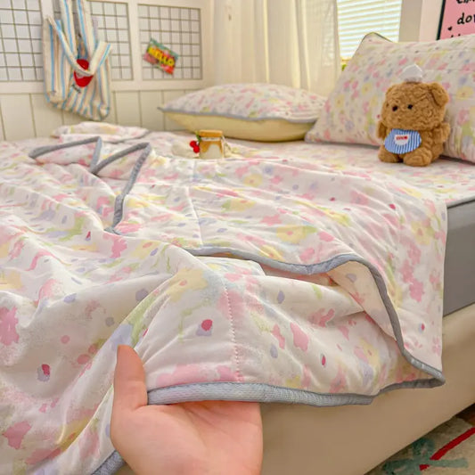 Ultra-Thin Breathable Summer Quilt, Lightweight Durable Air Conditioning Blanket, Machine Washable Bedding, Suitable for All Seasons