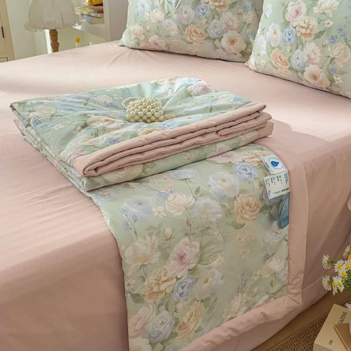 1 PC Silk Cotton Summer Quilt, Smooth Soft Touch, Moisture-Wicking, Ideal for Air-Conditioned Rooms, Foldable, All-Season Use, Air Conditioning Quilt
