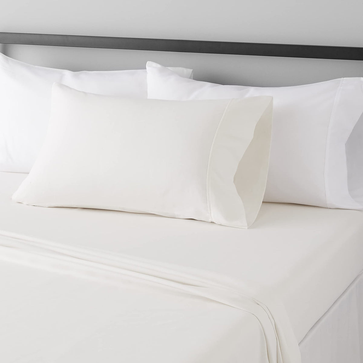 Amazon Basics Lightweight Super Soft Easy Care Wrinkle Free Microfiber 3 Piece Bed Sheet Set with 14-Inch Deep Pockets, Twin, Navy Blue, Solid, Kids, Men & Women Bedding