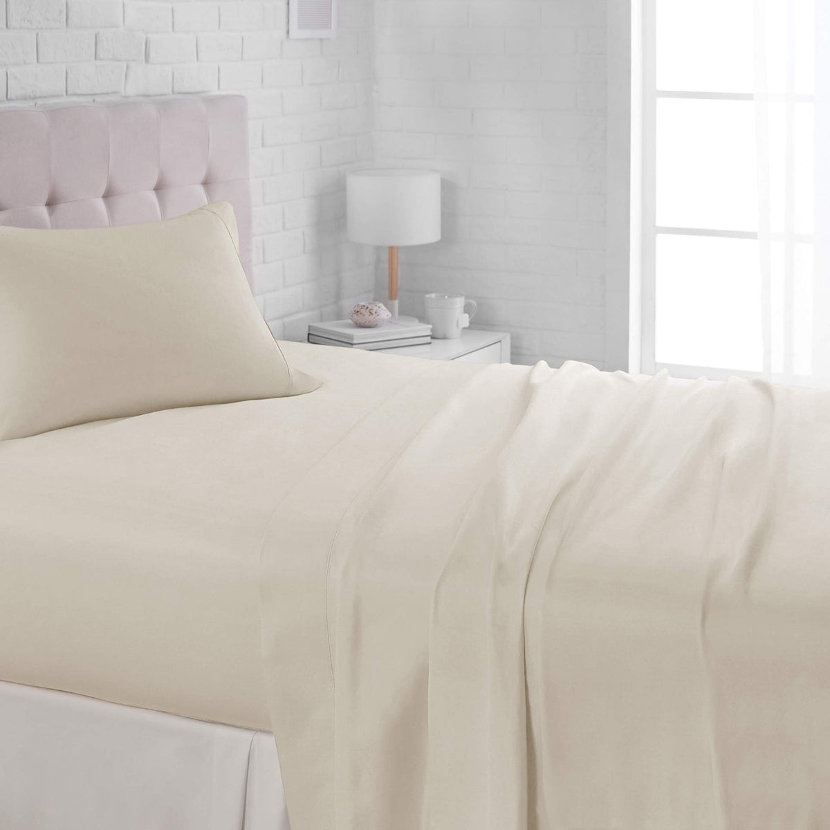 Amazon Basics Lightweight Super Soft Easy Care Wrinkle Free Microfiber 3 Piece Bed Sheet Set with 14-Inch Deep Pockets, Twin, Navy Blue, Solid, Kids, Men & Women Bedding