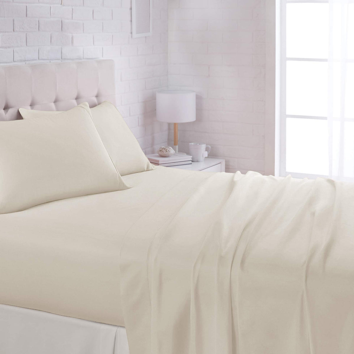 Amazon Basics Lightweight Super Soft Easy Care Wrinkle Free Microfiber 3 Piece Bed Sheet Set with 14-Inch Deep Pockets, Twin, Navy Blue, Solid, Kids, Men & Women Bedding