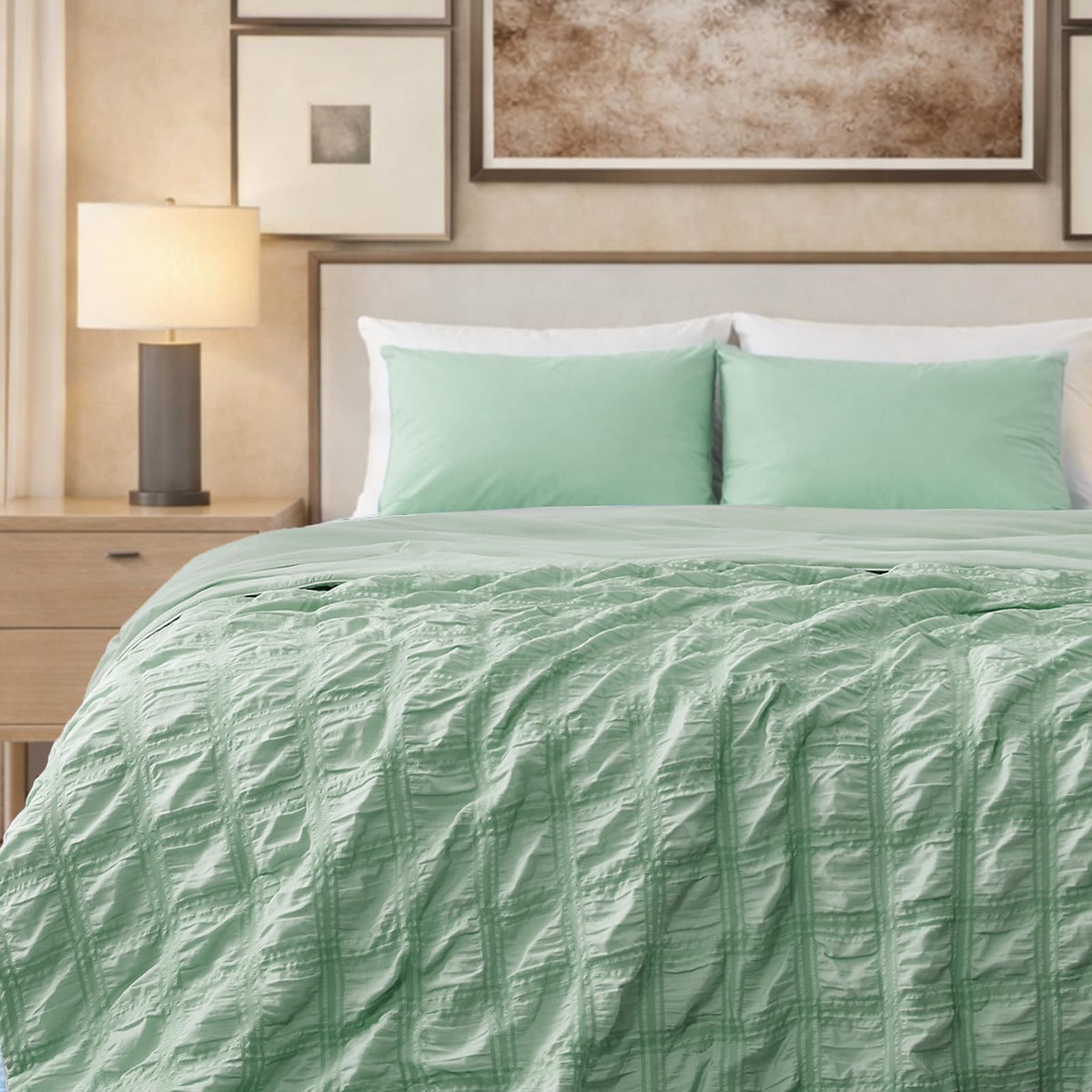 Cozy Bliss Cooling Comforter Seersucker Plaid Queen Size, Q-Max 0.45 Lightweight Cooling Blanket, Breathable Silk Smooth Summer Bedding Quilt for Hot Sleepers Night Sweats White