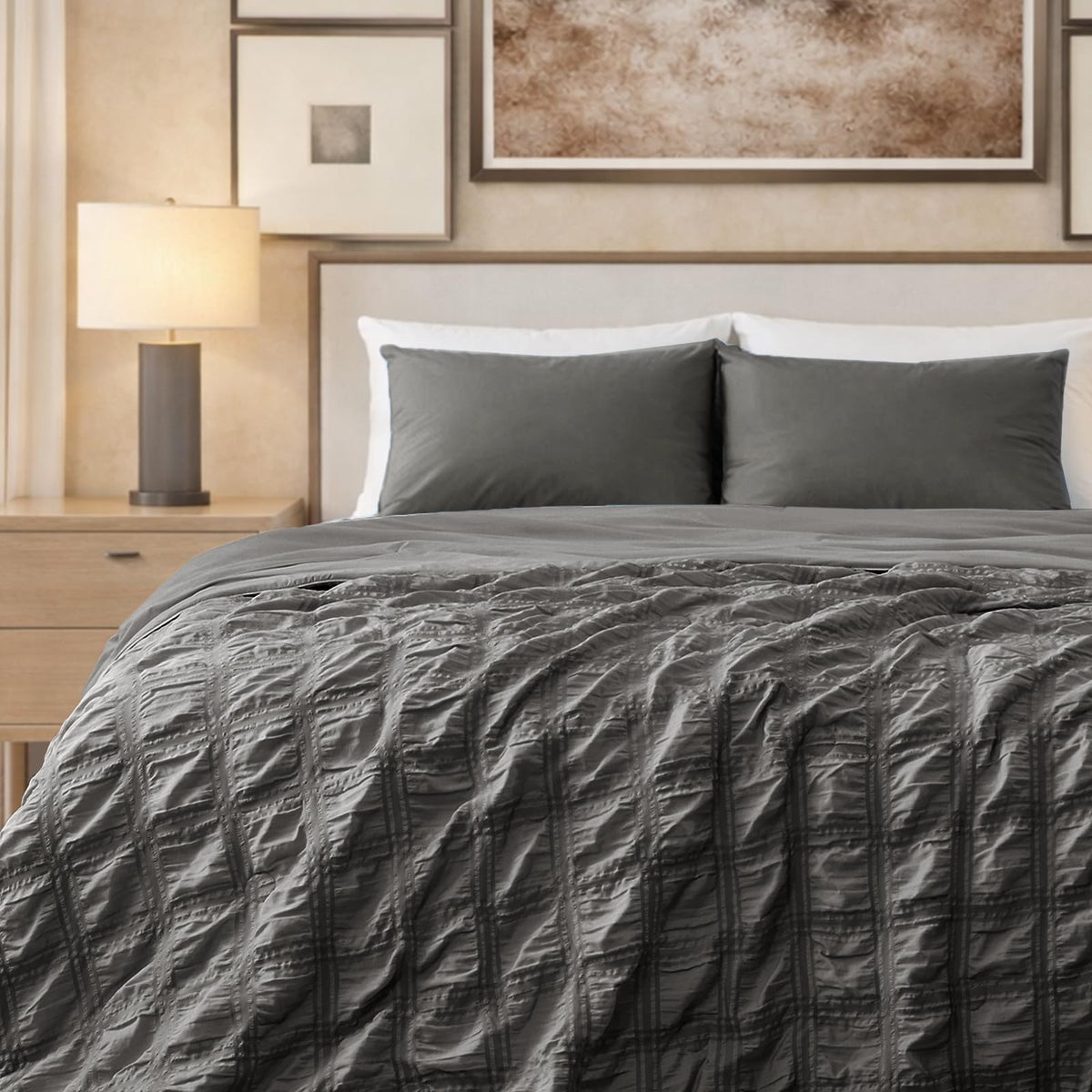 Cozy Bliss Cooling Comforter Seersucker Plaid Queen Size, Q-Max 0.45 Lightweight Cooling Blanket, Breathable Silk Smooth Summer Bedding Quilt for Hot Sleepers Night Sweats White