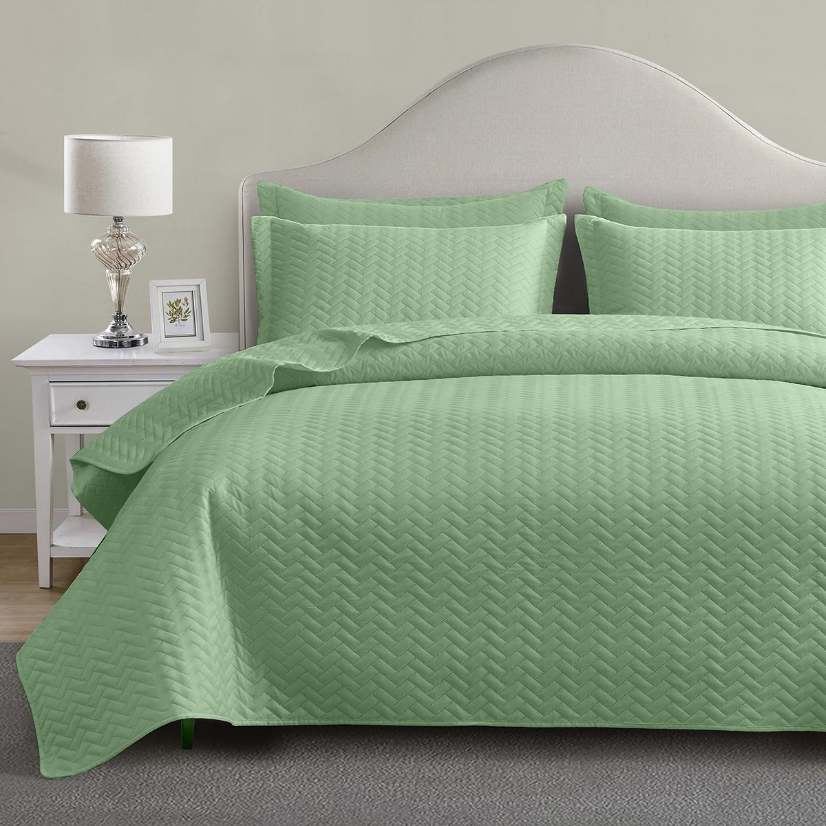 Maple&Stone White Quilt Set Queen Size, Lightweight Bedspread
