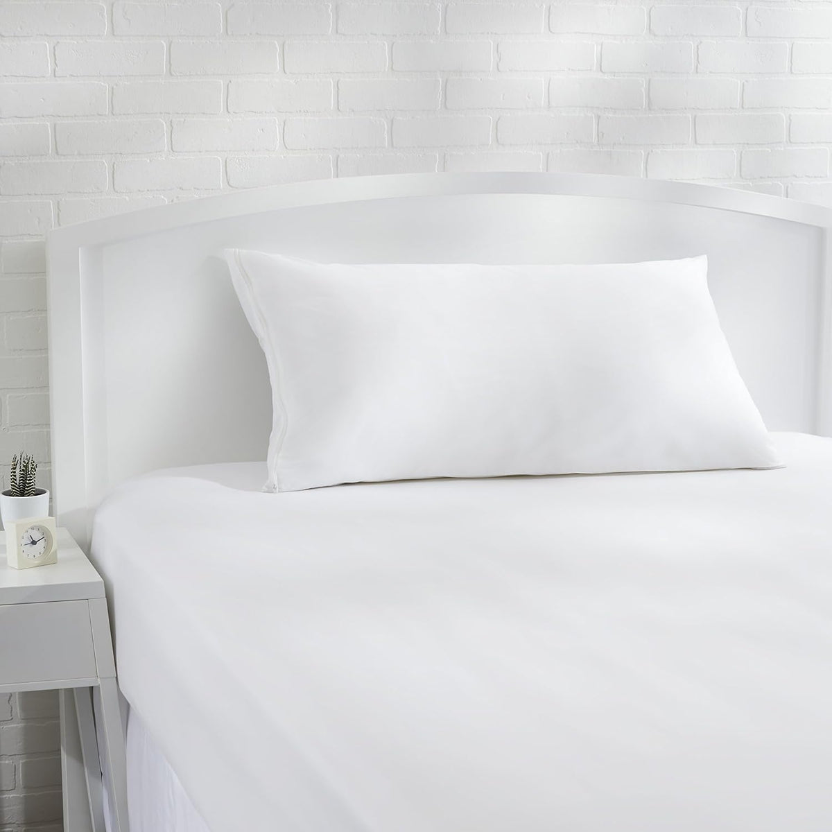Amazon Basics Queen Pillow Protector with Zipper, 100% Cotton Hypoallergenic, Machine Washable, White, 31 x 21 Inches, Pillows Not Included