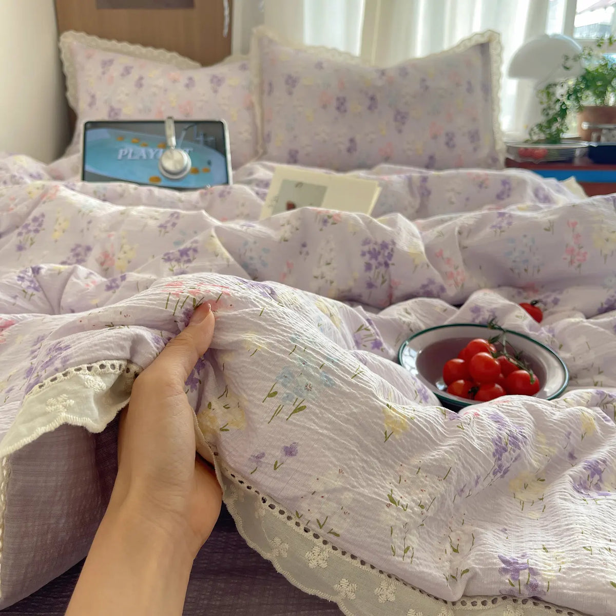 1pc 10a Antibacterial Ruffled Summer Quilt, Soft Lightweight Quilts, Elegant Single Person Lightweight Cool Air Conditioning Blanket, Portable Breathable, Cooling Breathable Bedding
