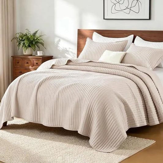 Exclusivo Mezcla Modern Vertical Stripe Microfiber Stitched Quilt - Lightweight, Soft, Skin-Friendly, All-Season Breathable, King Size Option, Polyester Household Bedding Set, Bedroom Decor for Napping & Working, Multiple Sizes & Colors