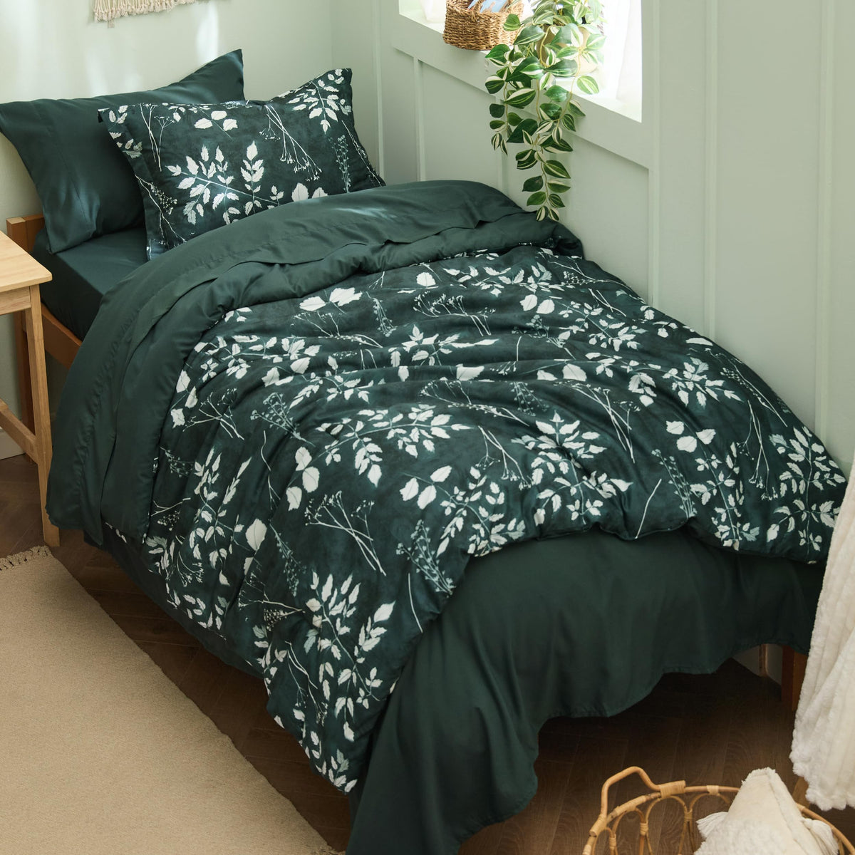 Bedsure Sage Green Queen Comforter Set, Floral Bedding Sets, 7 Piece
