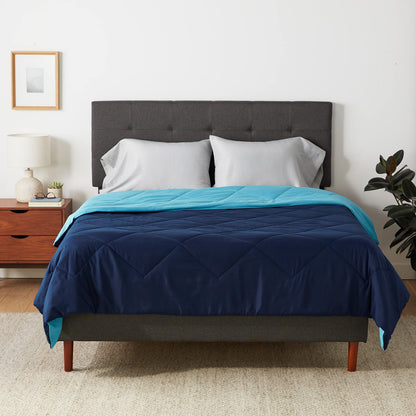 Amazon Basics Washable Comforter Blanket, Reversible Lightweight Microfiber All Season, Twin/Twin XL, Navy/Sky Blue