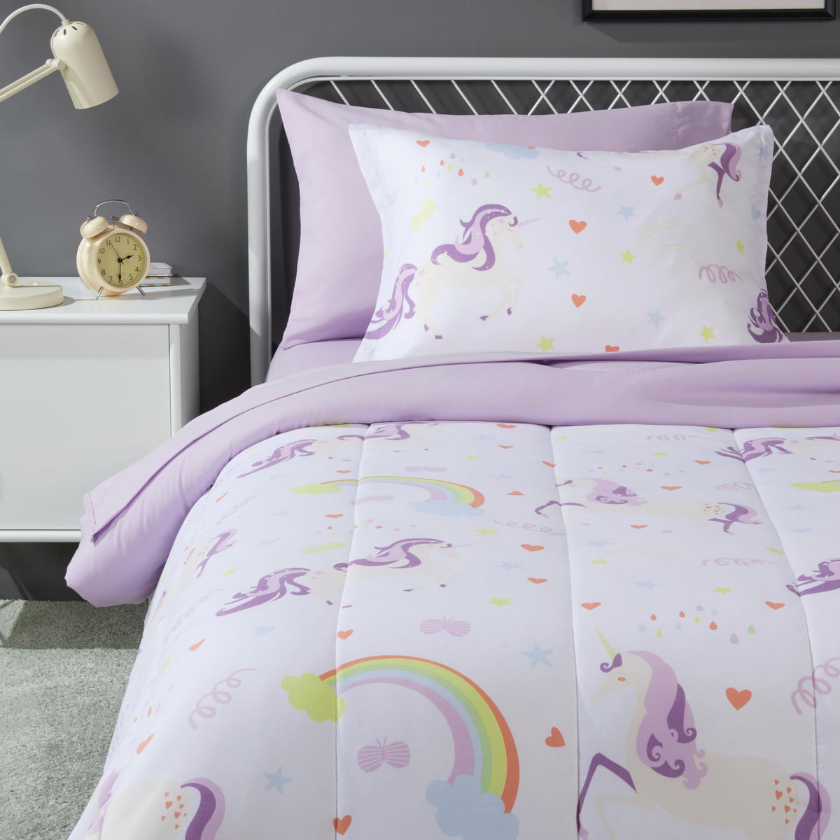 Amazon Basics 5-Piece Soft, Easy-Wash Microfiber Kid's Bed-in-a-Bag Bedding Set with Sheet and Comforter, Twin, Bluish Flowers