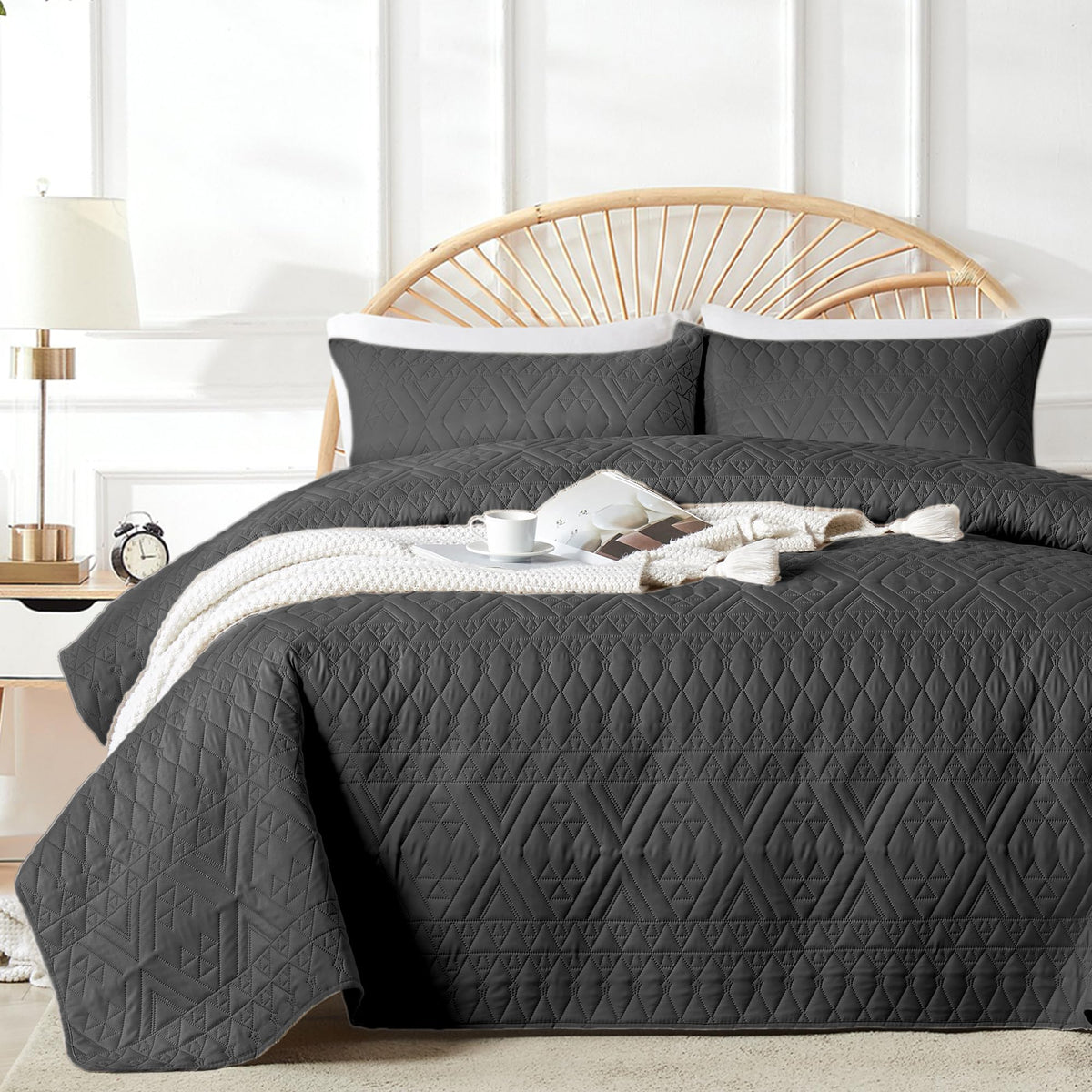 akkialla Full/Queen Size Quilt Bedding Set,Beige Lightweight Microfiber Soft Bedspread,Modern Style Geoetric Pattern Coverlet Set for All Seasons,3 Piece(1 Quilt,2 Pillow Shams)