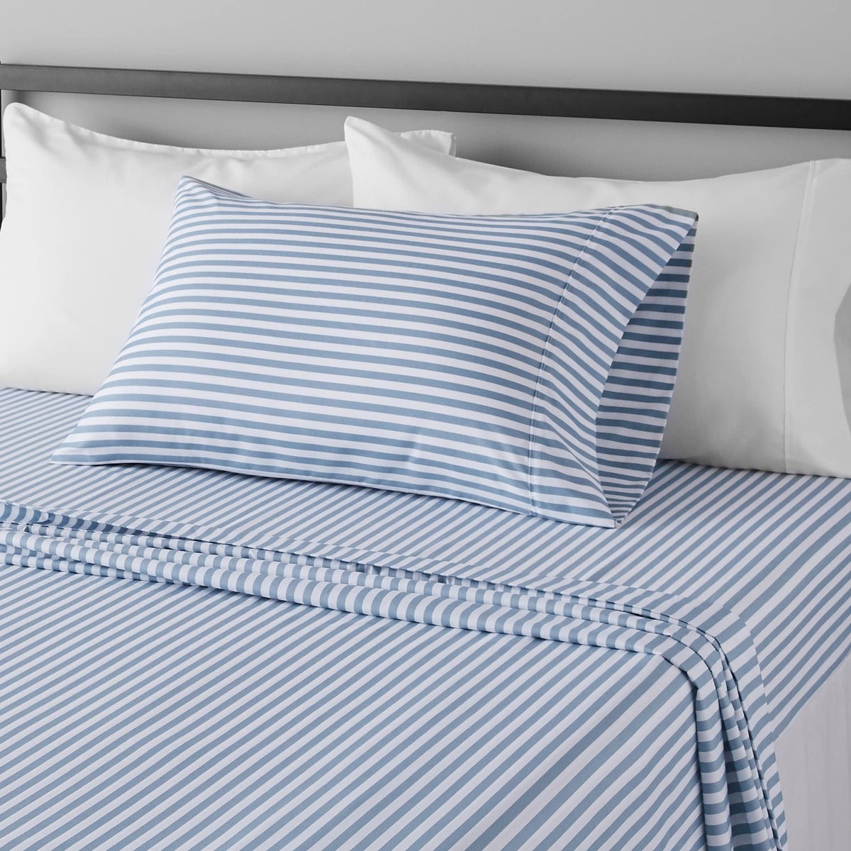 Amazon Basics Lightweight Super Soft Easy Care Wrinkle Free Microfiber 3 Piece Bed Sheet Set with 14-Inch Deep Pockets, Twin, Navy Blue, Solid, Kids, Men & Women Bedding