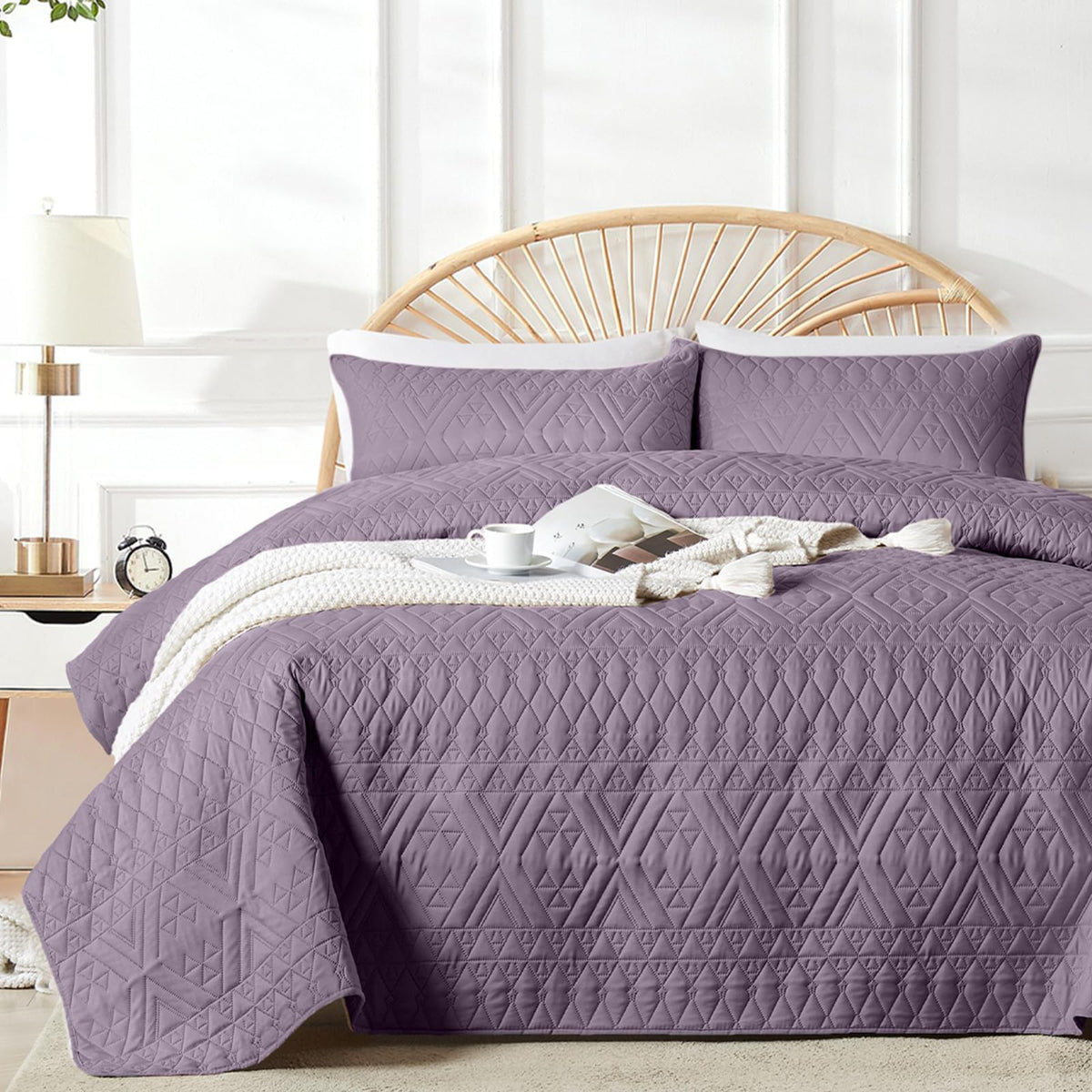 akkialla Full/Queen Size Quilt Bedding Set,Beige Lightweight Microfiber Soft Bedspread,Modern Style Geoetric Pattern Coverlet Set for All Seasons,3 Piece(1 Quilt,2 Pillow Shams)