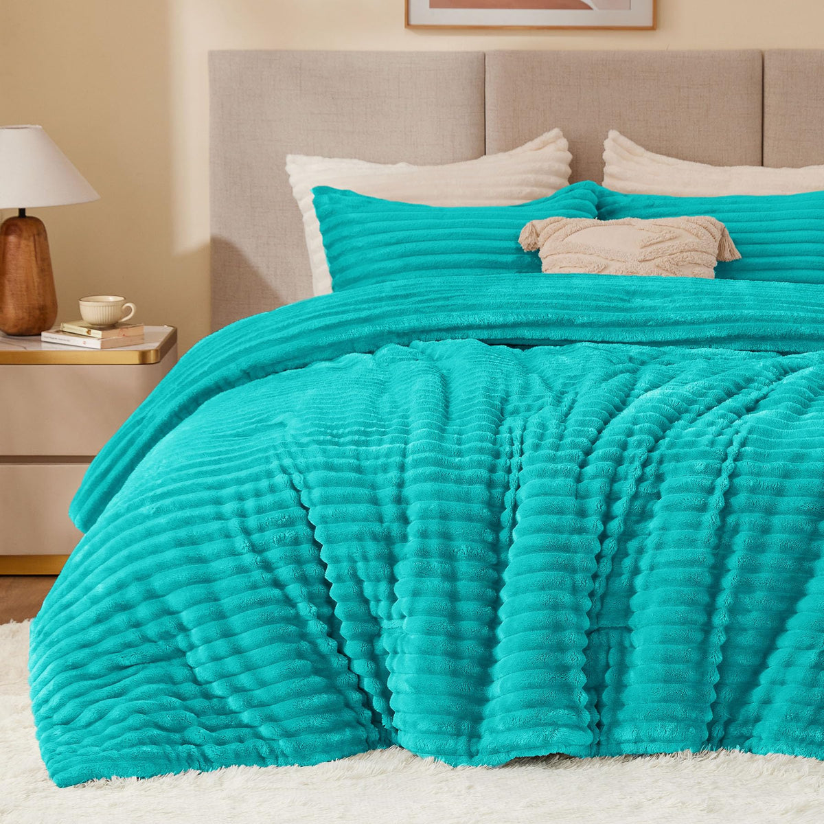 BEDELITE Fleece Queen Comforter Set, Fluffy Bed Set, Cream White
