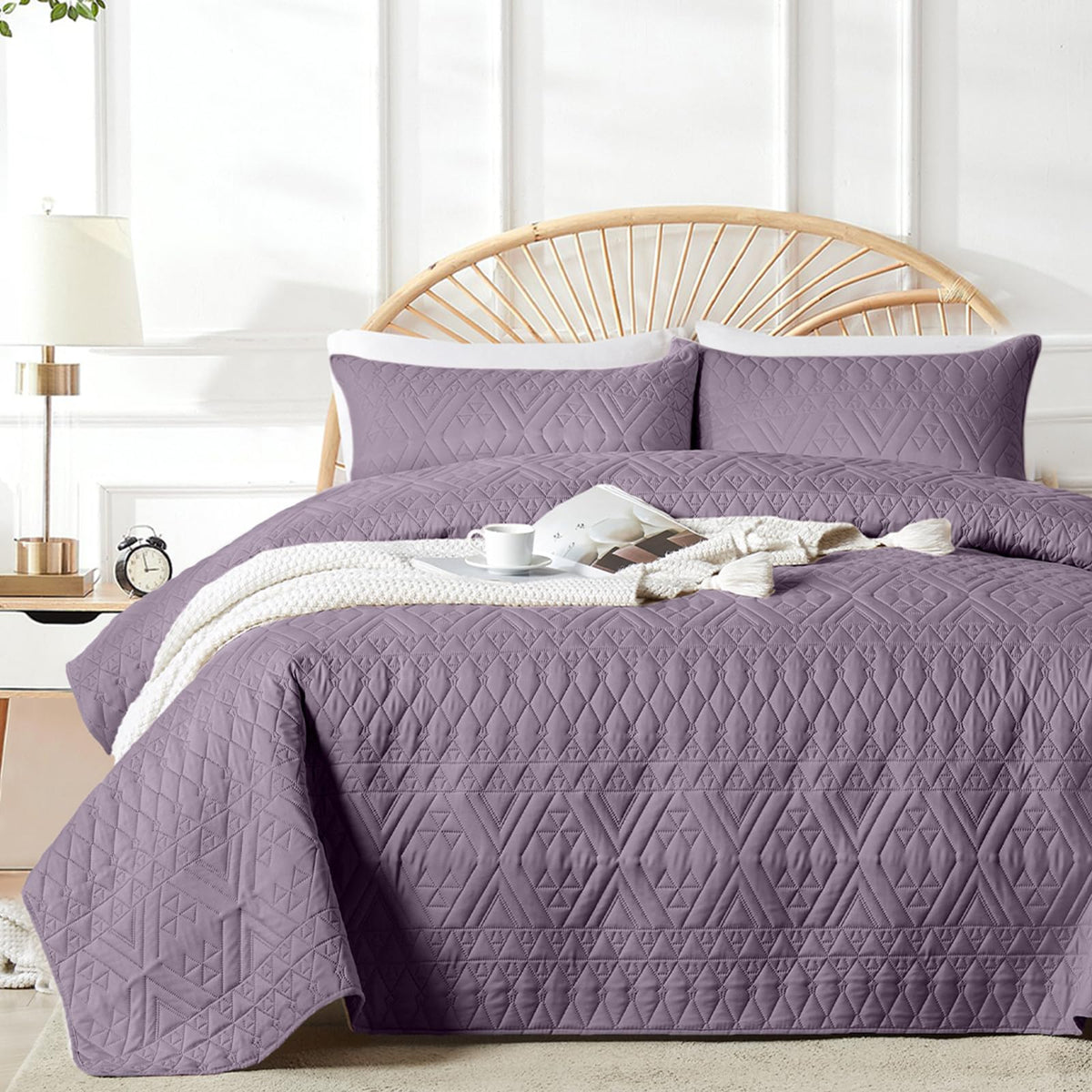 akkialla Full/Queen Size Quilt Bedding Set,Beige Lightweight Microfiber Soft Bedspread,Modern Style Geoetric Pattern Coverlet Set for All Seasons,3 Piece(1 Quilt,2 Pillow Shams)