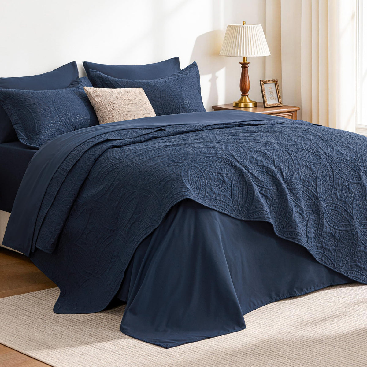 Love's cabin King Size Quilt Set Blue Bedspreads - Soft Bed Summer Lightweight Bedspread Comforter - Modern Style Coin Pattern Coverlet for All Season - 3 Pieces (1 Quilt, 2 Pillow Shams)