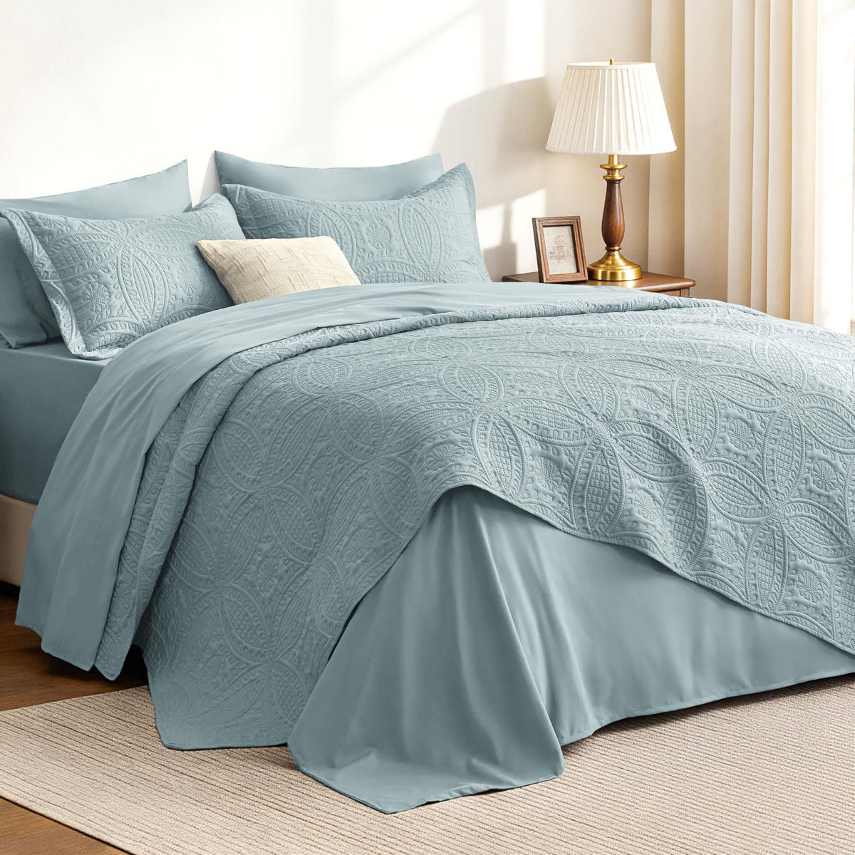 Love's cabin King Size Quilt Set Blue Bedspreads - Soft Bed Summer Lightweight Bedspread Comforter - Modern Style Coin Pattern Coverlet for All Season - 3 Pieces (1 Quilt, 2 Pillow Shams)
