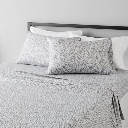 Amazon Basics Lightweight Super Soft Easy Care Wrinkle Free Microfiber 3 Piece Bed Sheet Set with 14-Inch Deep Pockets, Twin, Navy Blue, Solid, Kids, Men & Women Bedding