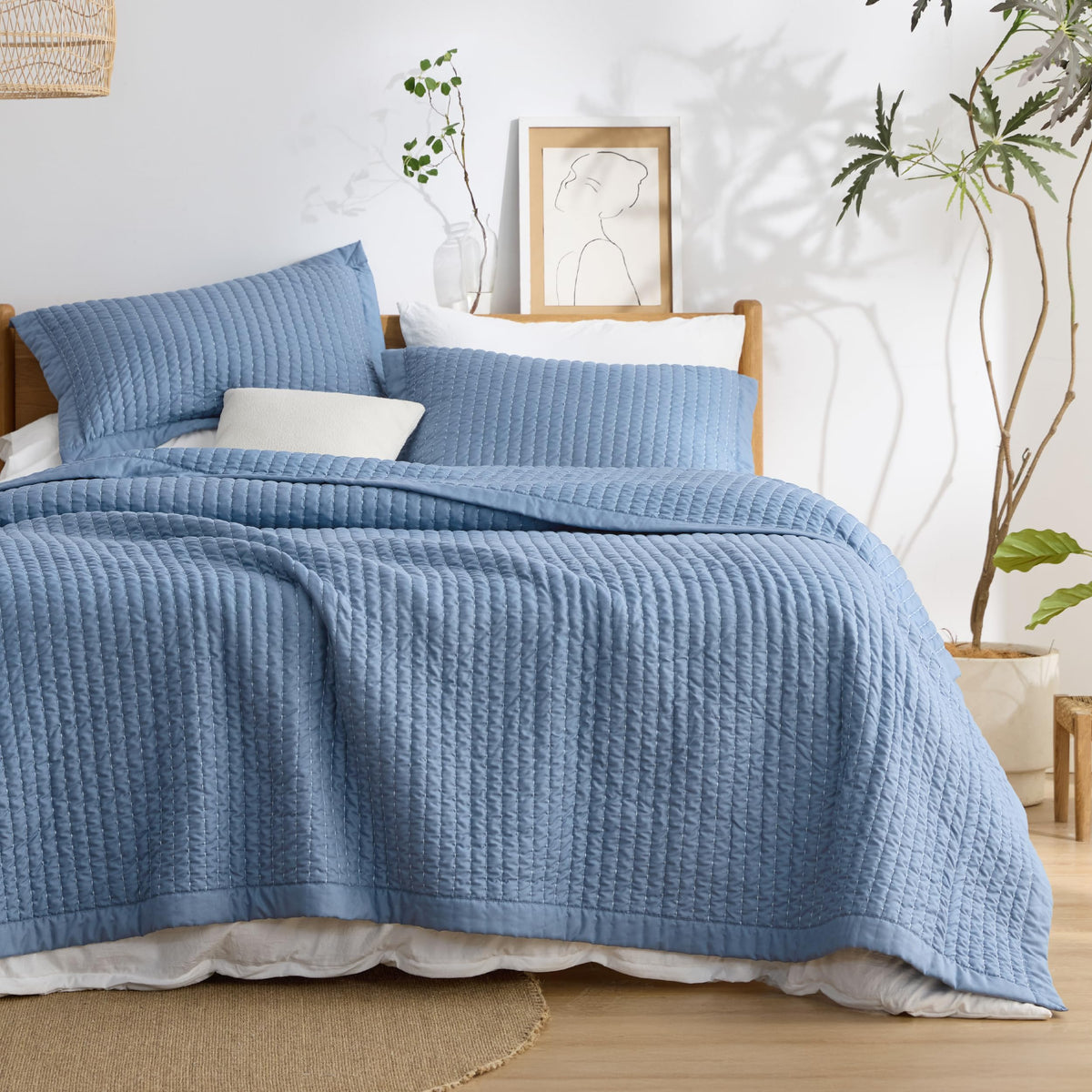 Bedsure Quilts Queen Size, Lightweight Striped Thin Comforter, Blue
