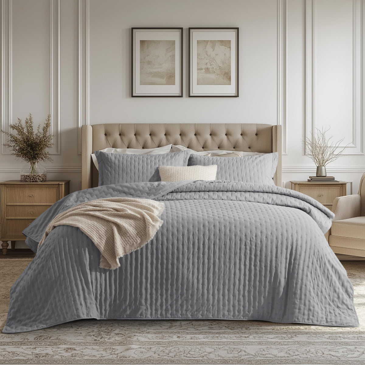 Bedsure King Quilt - Lightweight Comforter King Size for Summer, Bright White Bedspread King with Clover Pattern, Soft Ultrasonic Coverlet, Modern All-Season Polyester Bedding, 106 x 96 Inches