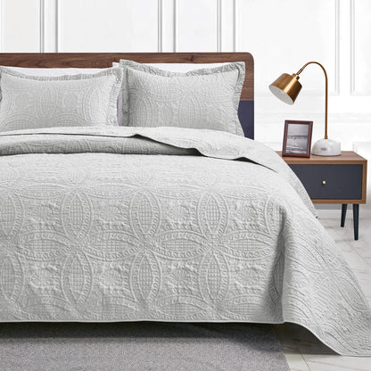 Love's cabin King Size Quilt Set Blue Bedspreads - Soft Bed Summer Lightweight Bedspread Comforter - Modern Style Coin Pattern Coverlet for All Season - 3 Pieces (1 Quilt, 2 Pillow Shams)