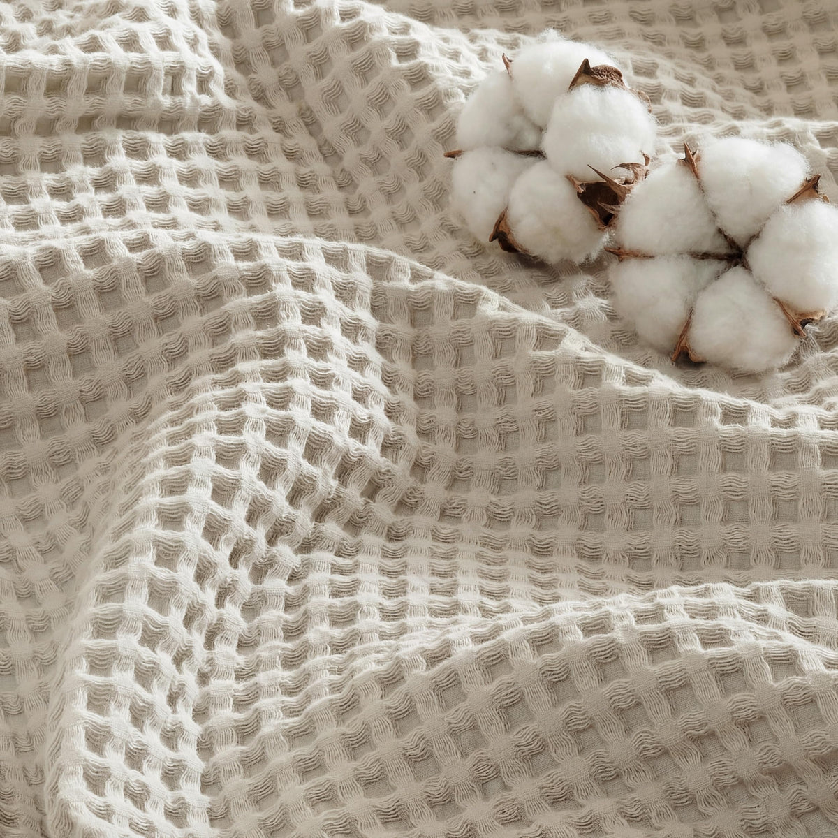 Bedsure Lightweight 100% Cotton Waffle Blanket, King, Linen