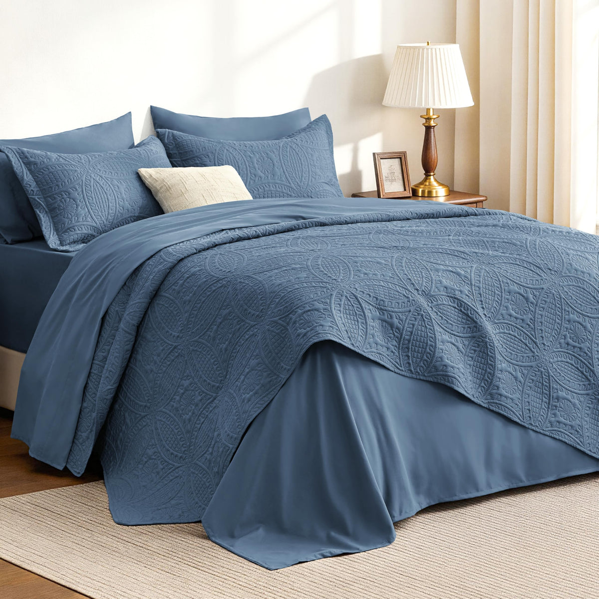 Love's cabin King Size Quilt Set Blue Bedspreads - Soft Bed Summer Lightweight Bedspread Comforter - Modern Style Coin Pattern Coverlet for All Season - 3 Pieces (1 Quilt, 2 Pillow Shams)