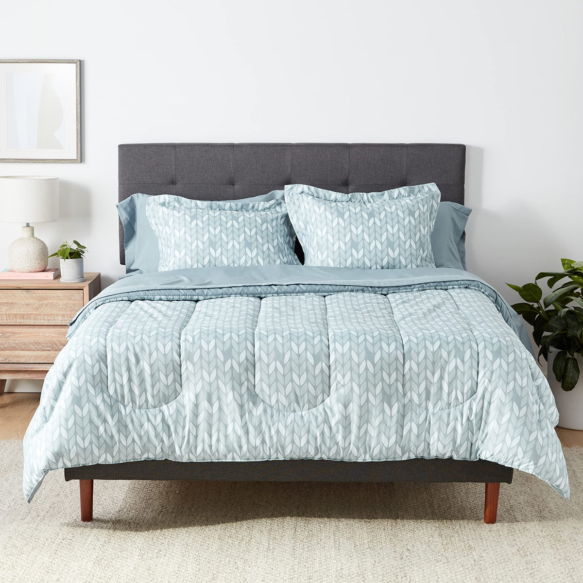 Amazon Basics 5-Piece Lightweight Microfiber Comforter Set with Sheets, Bed-in-a-Bag, Gray Calvin Striped Bedding, Twin/Twin XL