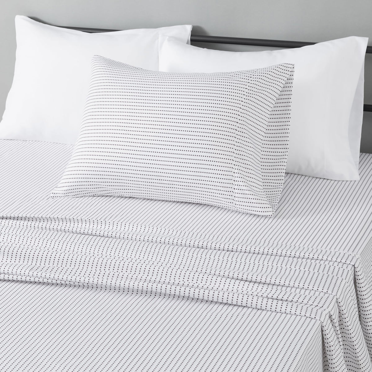Amazon Basics Lightweight Super Soft Easy Care Wrinkle Free Microfiber 3 Piece Bed Sheet Set with 14-Inch Deep Pockets, Twin, Navy Blue, Solid, Kids, Men & Women Bedding