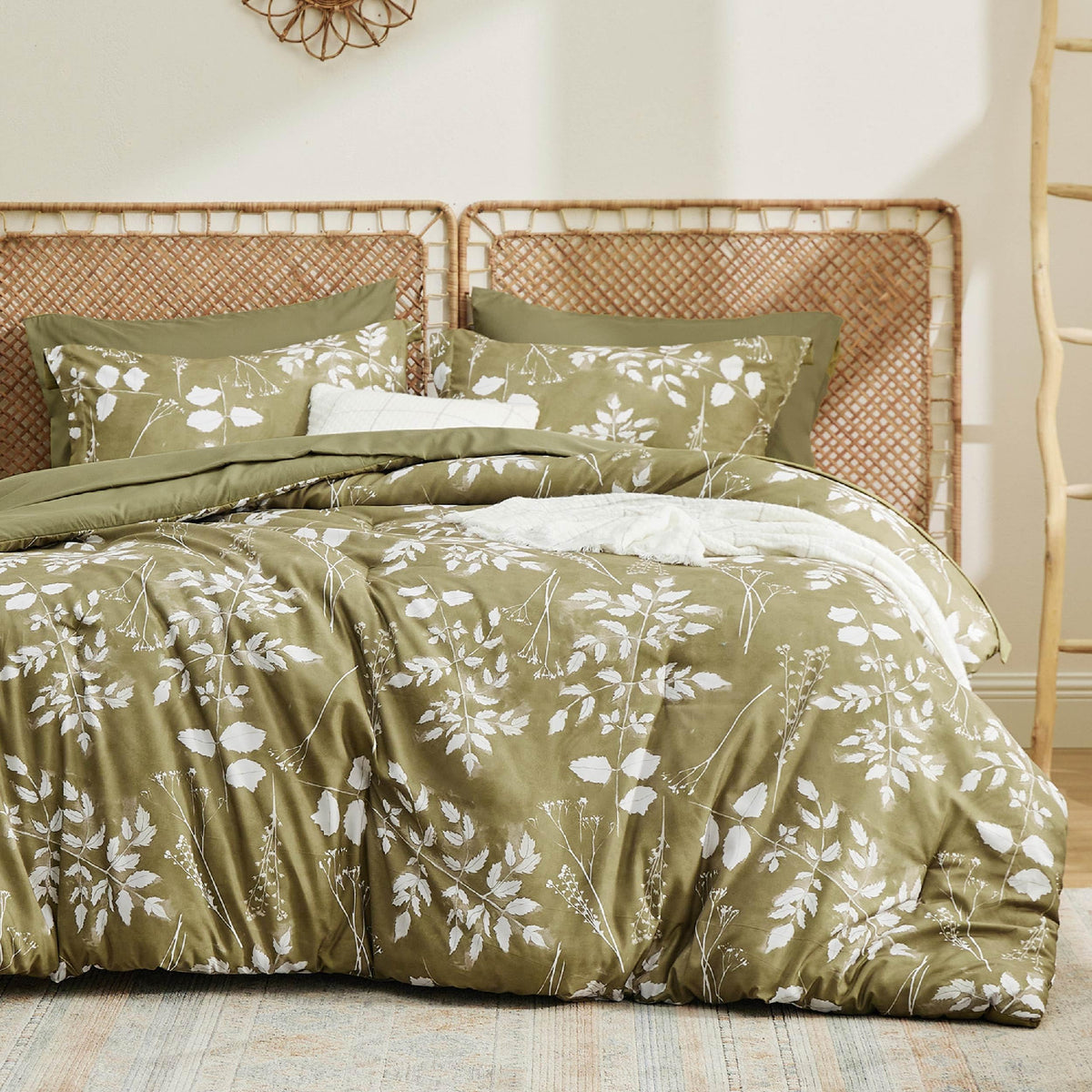 Bedsure Sage Green Queen Comforter Set, Floral Bedding Sets, 7 Piece