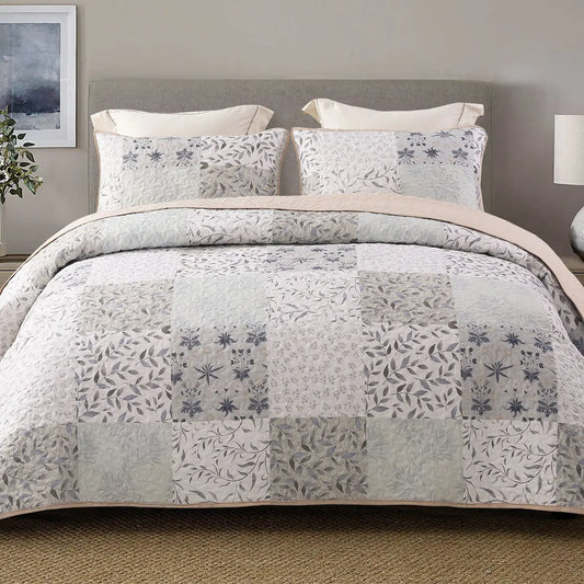 【SohoChic】Exclusivo Mezcla Reversible Boho Quilt Set, 3 Pieces Plaid Patchwork All Season Bedspreads, Ultra Soft Floral Coverlet Bedding Set with Printed Pattern (1 Quilt, 2 Pillow Shams)